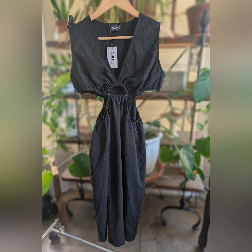 Cider Black Cut-Out Maxi Dress - Picture 1 of 13